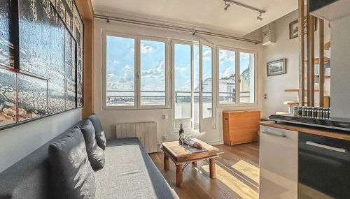 Montmartre vue sur les toits de Paris et la Tour Eiffel - Foto 2