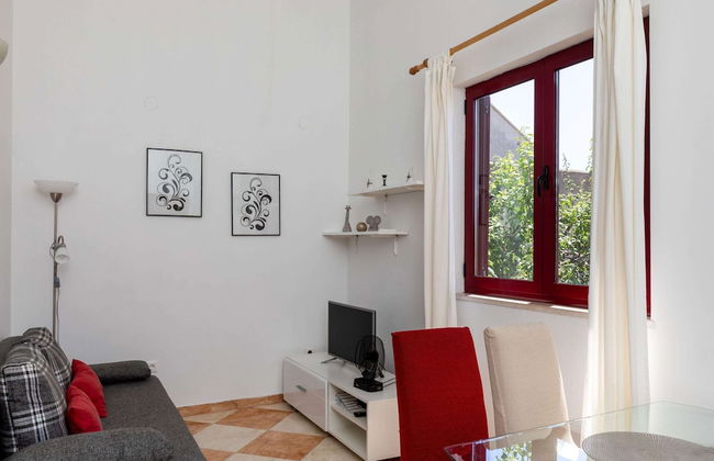 Apartments Franka - One Bedroom Apartment With Terrace and Garden View - Photo 5