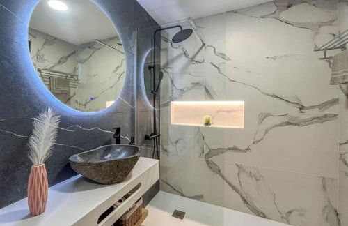 El Bunker Luxury Suite en Playa del Hombre con vista al mar - Foto 20