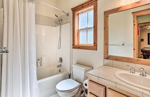 Spacious Lake Arrowhead Home with Putting Green - Foto 17