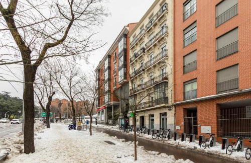 Madrid Río Apartment - Photo 19