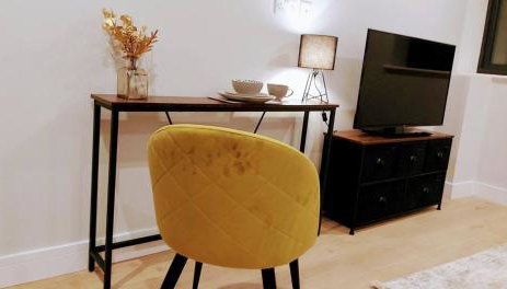 Market Haven Kingsize Studios Town Centre with Netflix, Business & Leisure travellers, multiple units available - Foto 5