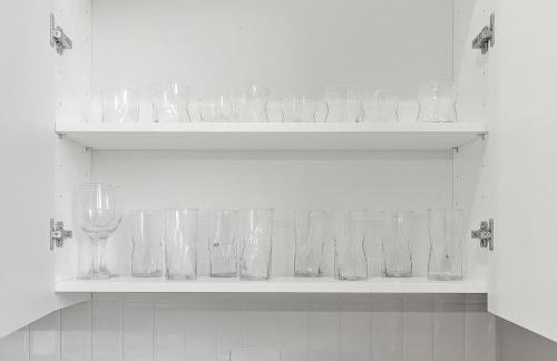 Edgewater Apt with Free Parking Gym Modern Living - Photo 11