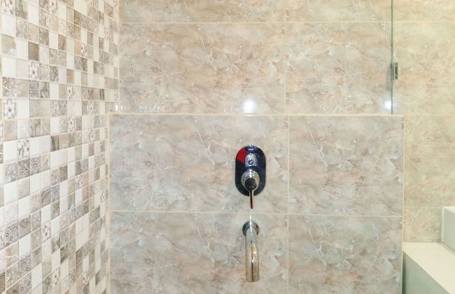 Elegant And Minimalist Studio At Mataram City Apartment - Foto 11