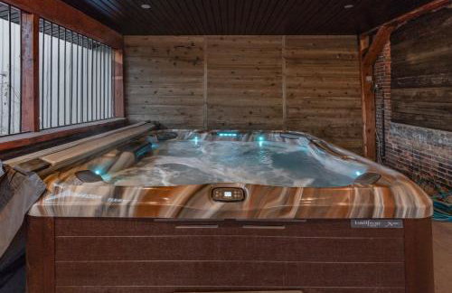 Historic Yellowstone Saloon - Foto 56