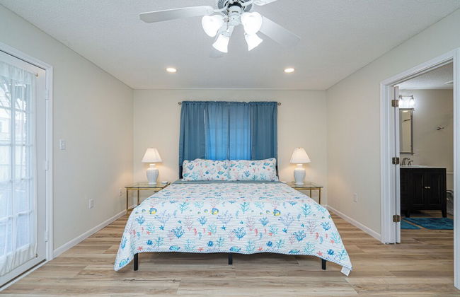 Renovated Home Near Beach and Shopping - Foto 6