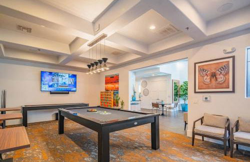 Amiable 2BD King Bed with Pool, Hot Tub, Gym, Parking - Foto 14