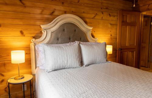 Serene Bourbon Cabin - Foto 16