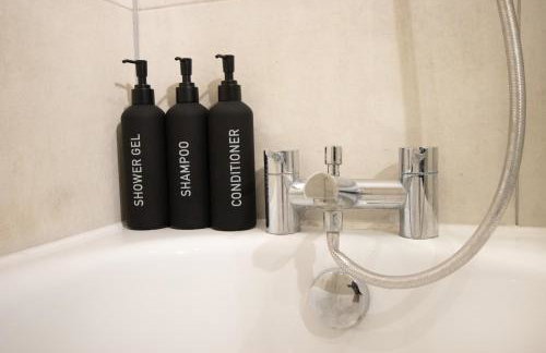 Midland Apartment I 1-min walk to town centre & station I 8-mins to airport I private balcony - Foto 21