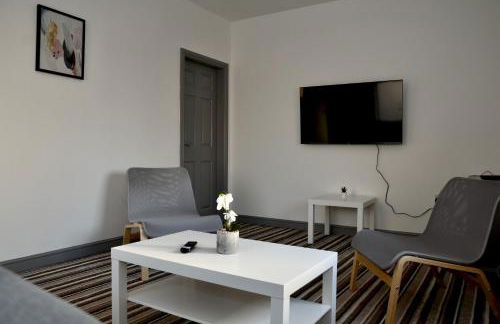 Modern 3 bed home, Free Parking, Free Netflix and WIFI - Foto 17