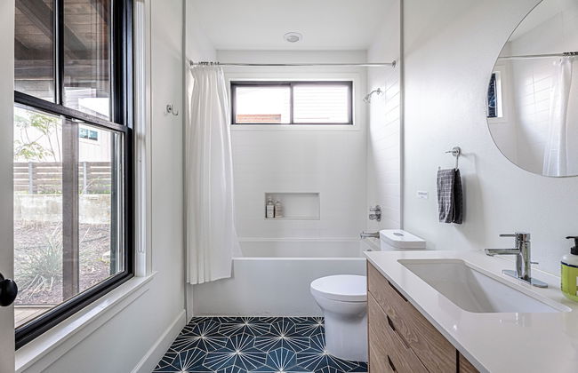 Rooftop Deck 5 Mins to Downtown - Photo 26