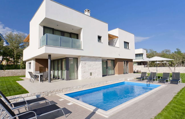 Villa in Novigrad With Pool & Rooftop Terrace - Foto 16