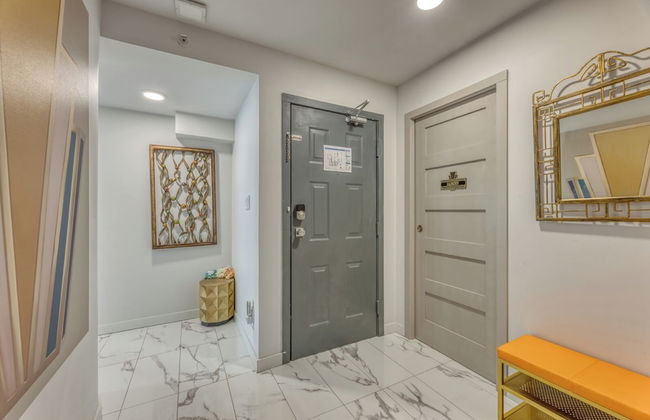 Art Deco Broadway Bedroom (with Shared Common Area) - Photo 19