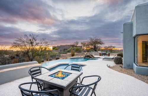 Mountain views swimming a private escape at Sonoran Serenity - Foto 70