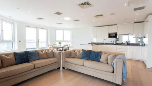 2 Bed 2 Bath Penthouse With Amazing Views with Free Parking - Foto 1