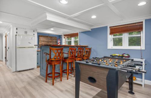 Cape Cod Retreat: A/C, WiFi Pet Friendly - Photo 8