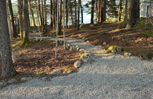 Peaceful 2BR Lakefront Cabin w/ New Dock - Foto 29