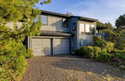 Half Block to Beach w/ Oceanview, Patio + Balcony The Shore Pine by Avantstay - Foto 70