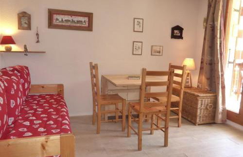 Charmant appart rénové 4 pers, balcon sud, plein centre, proche ski et piscine! - FR-1-342-187 - Foto 4