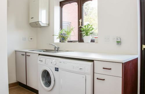 Court Farm - Photo 11