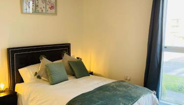 Deluxe 2-Bedroom Home Away - Foto 2