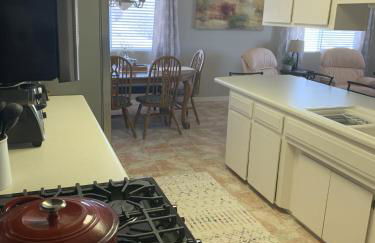 Rare four Bedroom MeadviewVacation Home - Grand Canyon West-Skywalk - Foto 25