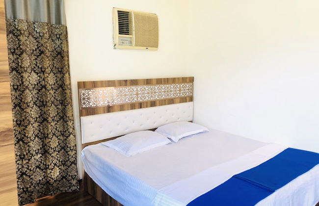 Spicy Mango Malhotra's Pristine Villa - Photo 9