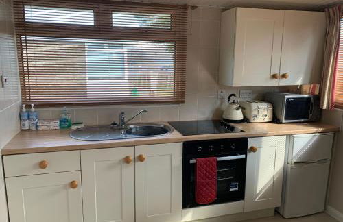 Dartmouth 2 Bed Detached Chalet 144 Norton Park - Foto 17