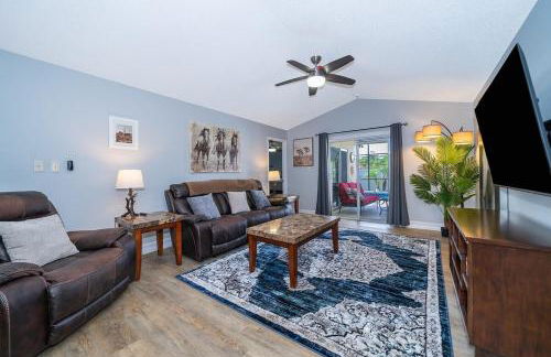 Private Paradise! Stunning south-facing pool home - Foto 13