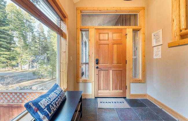 Washoe Chalet by Avantstay Game Room, Hot Tub, Putting Green & Fire Pit - Foto 6