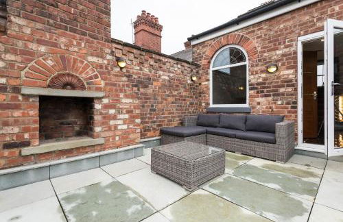 The Penthouse, Opposite Sale Metrolink, Includes Free Parking - Photo 10