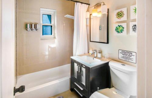 Private Heated Pool Oasis Pet-Friendly Retreat Short or long Stays Sleeps 2-8 Ppl - Photo 26