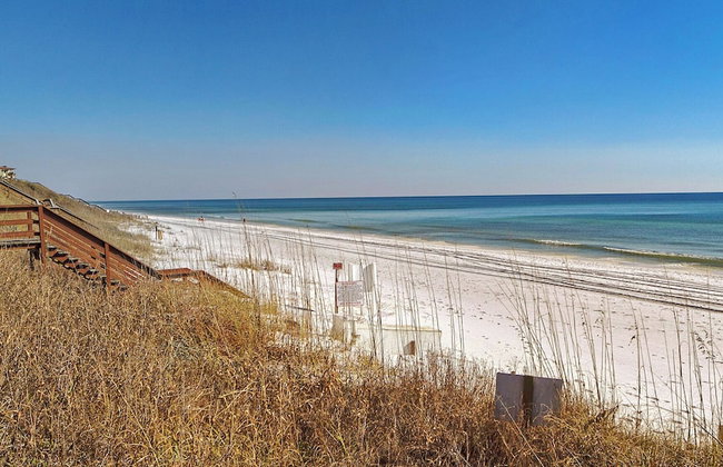Beach Cottage w/ Backyard Oasis - Quiet Neighborhood in BMB - Foto 35