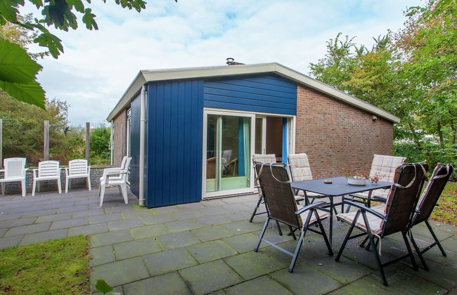 Bungalow in Nes on Ameland With Spacious Terrace - Foto 1