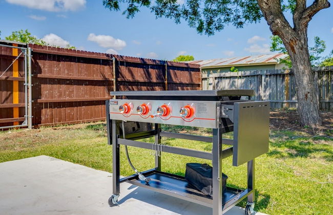 Modern 3 2 two Kings hot tub Fire pit 16min to Wine Trail Nearby Pickleball Courts Pools - Foto 44