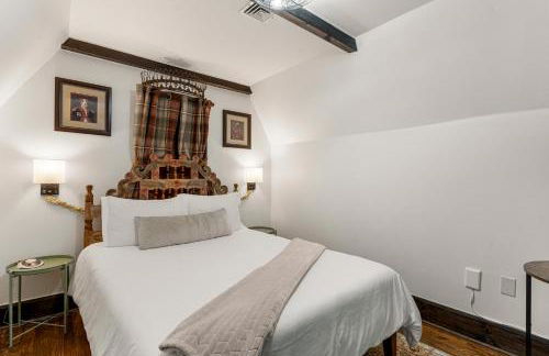 Castle Stay by Gathering Place Hot Tub & Fire Pit - Foto 33