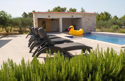 Luxury Villa Nature with heated private pool, sauna & fire pit, a short walk to the beach - Photo 44