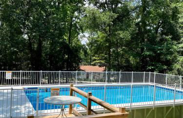 Hideaway - 3 BR Home with PRIVATE POOL on wooded lot - Foto 2