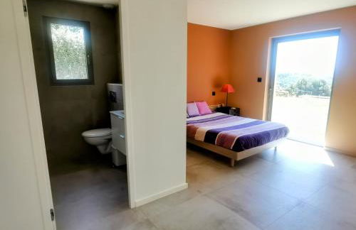 Villa La Voile au Vent - Sur les collines de la Cadière d'Azur - Villa spacieuse, 4 chambres, climatisée avec piscine à débordement, Vue mer et collines - Foto 5