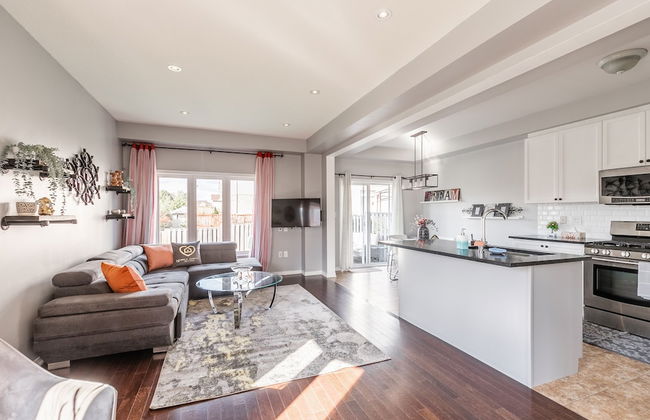 GLOBALSTAY. Modern 3-4 Bedroom Town - Photo 32