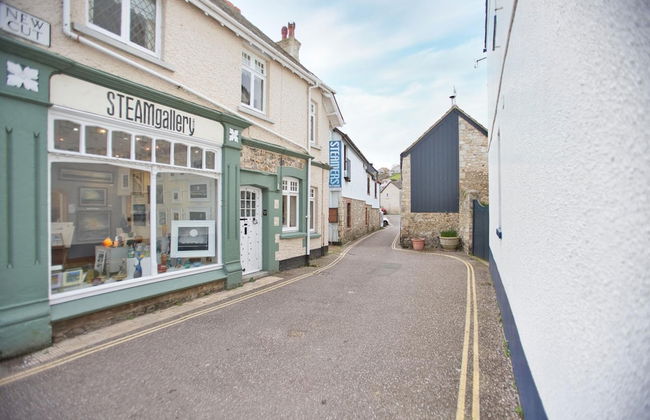 Fantastic 1BD Hideaway, 2 Minutes to the Sea - Photo 25