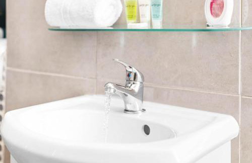 Stylish 4 Bedroom Townhouse - Edgbaston - Near Birmingham City Centre - Sleeps 8 - Parking - 578P - Foto 64