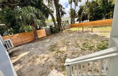 Newest Cottage Downtown. Pet Yes - Photo 26