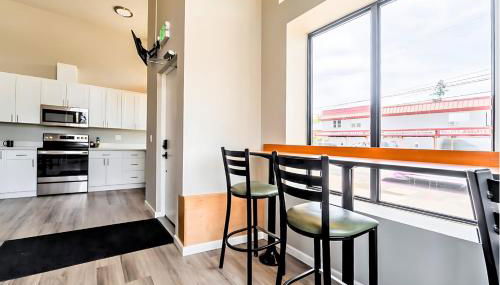 Cozy Micro Suite Unit 2 Sleeps 2 Minutes to Downtown - Foto 5