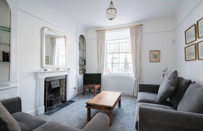 At Home in Chelsea - Photo 30