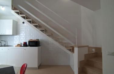 Stop and Fly - Photo 13