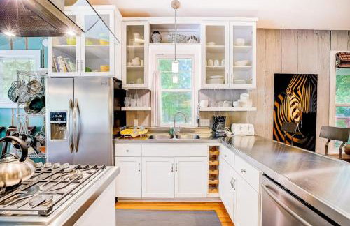 Quiet central home with enclosed yard, deck, grill, central AC, washer and dryer - Foto 12