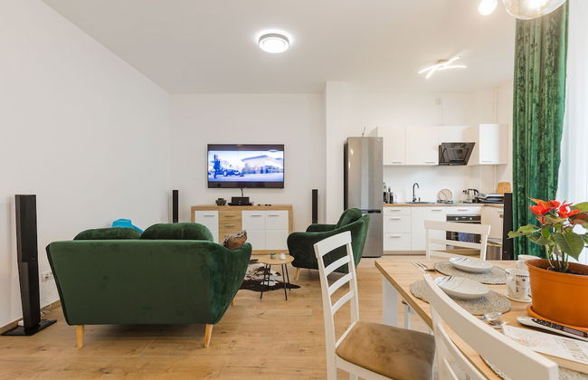 Essenza Charming Two BedRoom Apartment - Photo 21