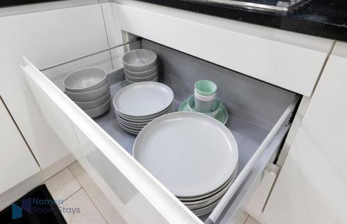 Large Comfy 4 Bedroom House, Ideal for Workers, FREE Parking - Foto 17