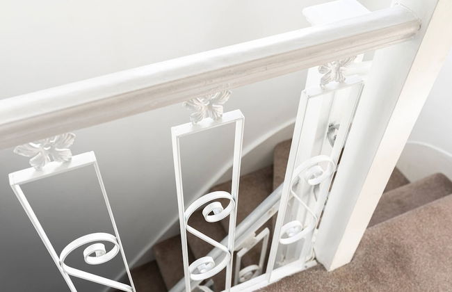 Skyvillion - Enfield 4bed House W Garden & Parking - Photo 40